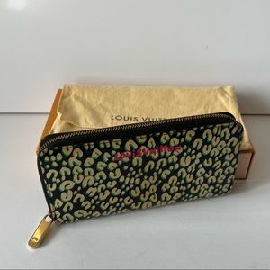 Authentic Louis Vuitton Limited zippy wallet